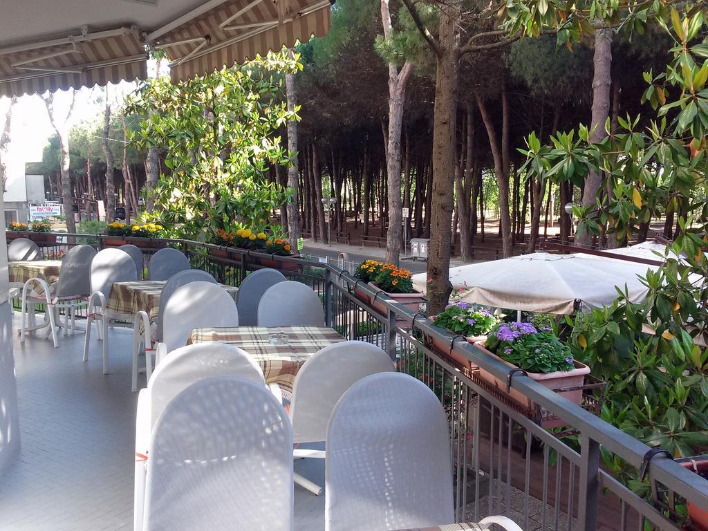 Hotel Antares Cervia Esterno foto
