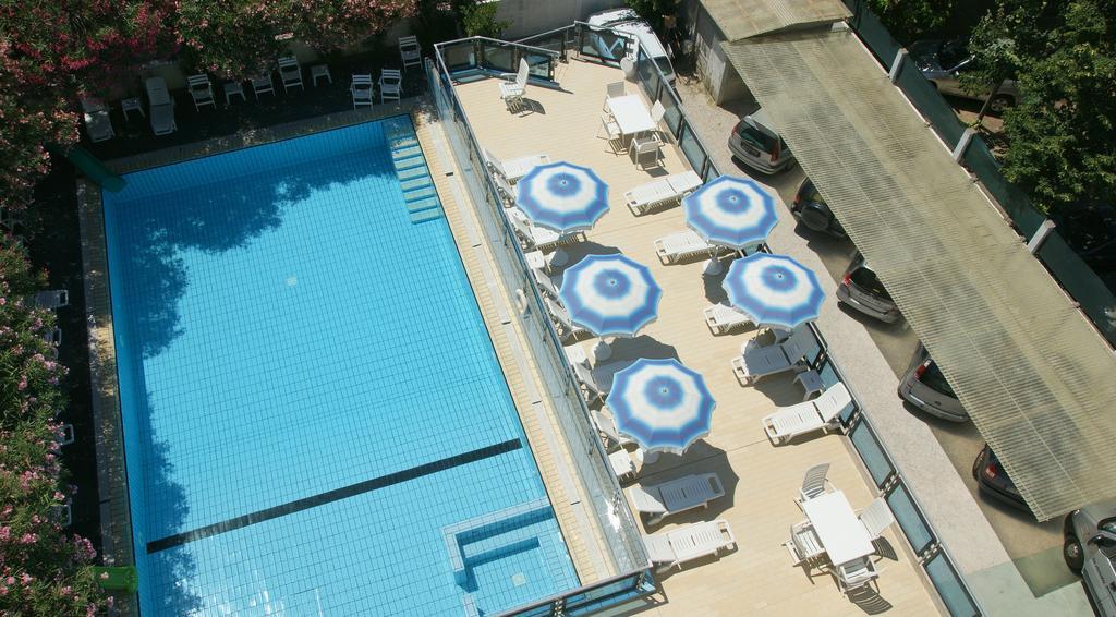 Hotel Antares Cervia Esterno foto