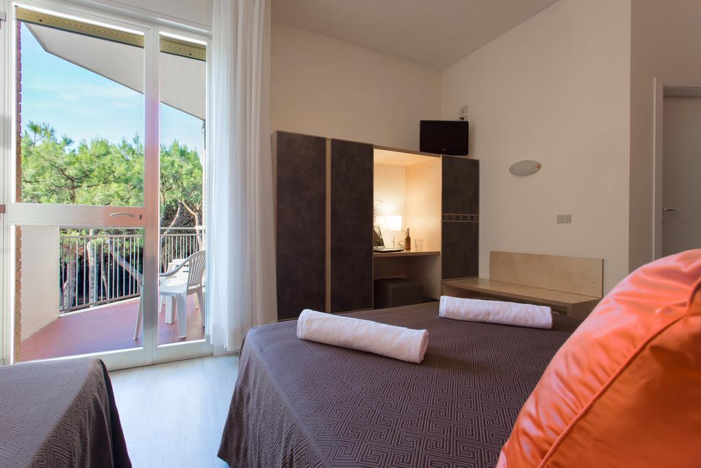 Hotel Antares Cervia Esterno foto